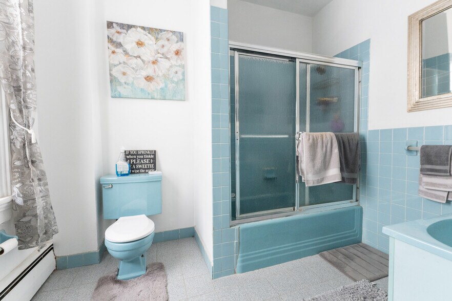 More Photos Of 614-616 Broadway, Bayonne Restaurant For Sale