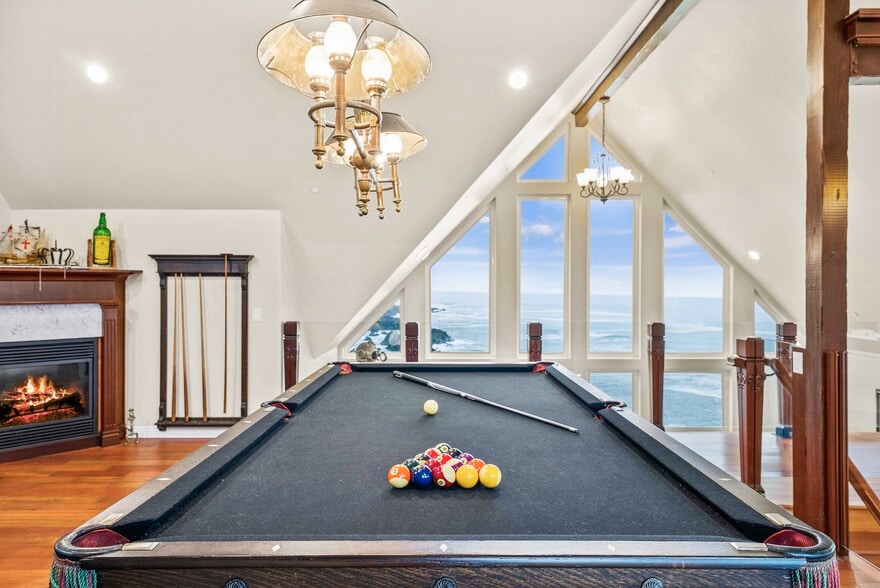 More Photos Of 266 Dolphin Dr, Whitethorn Hotel For Sale