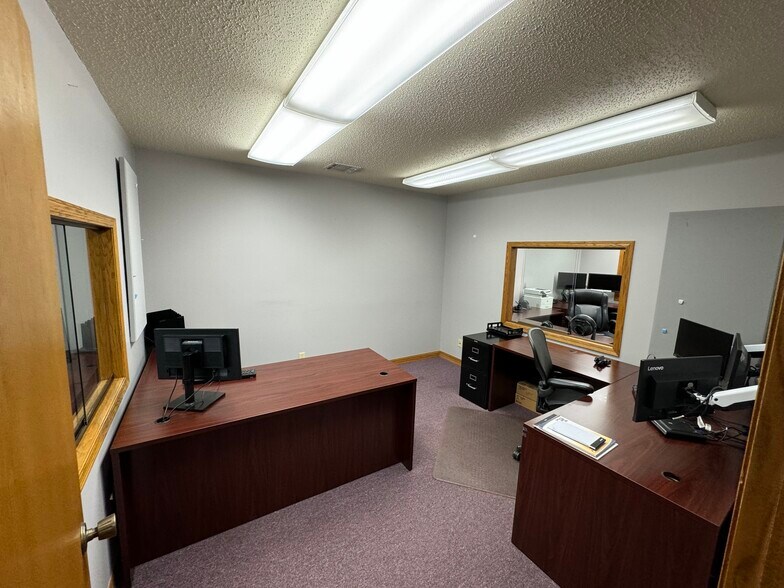 More Photos Of 1015 N 9th Ave, Brandon Industrial For Lease