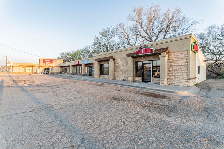 More Photos Of 204 E Grant Ave, Junction City Storefront For Sale