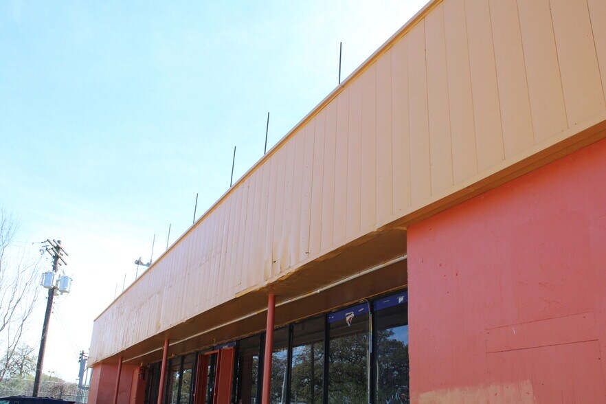 4906 Harrisburg Blvd, Houston, TX 77011 Convenience Store For Sale