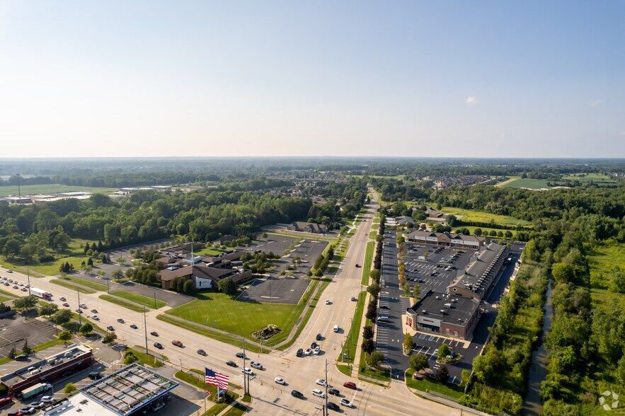 More Photos Of 51000-51336 Romeo Plank Rd, Macomb Township Unknown For Lease