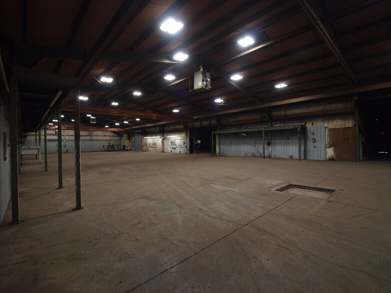 More Photos Of 310 State St, Saint Marys Warehouse For Lease