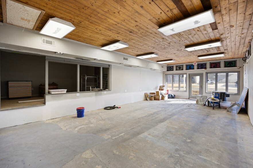 More Photos Of 1015 N Arkansas Ave, Russellville Office For Sale