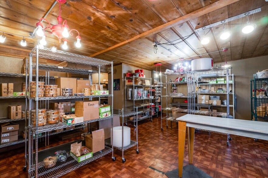 More Photos Of 2127-2129 W College St, Springfield Loft Creative Space For Sale