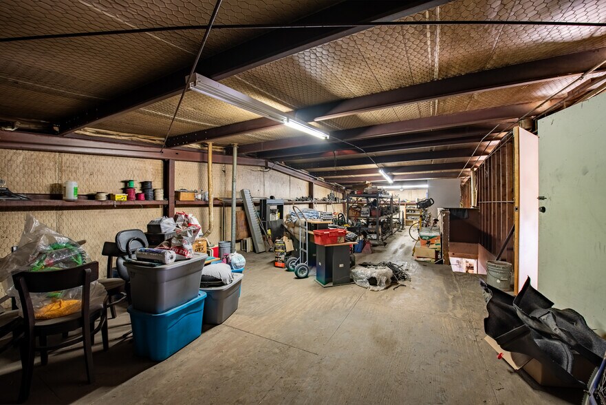 More Photos Of 3228 E 5th St, Austin Auto Repair For Sale