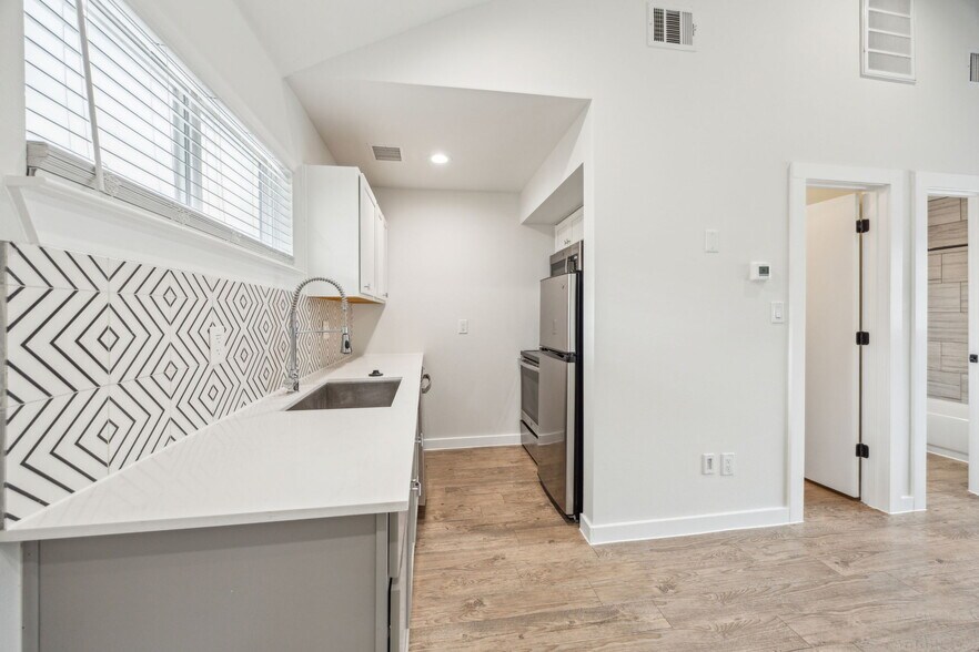 More Photos Of 5018 San Jacinto St, Dallas Apartments For Sale