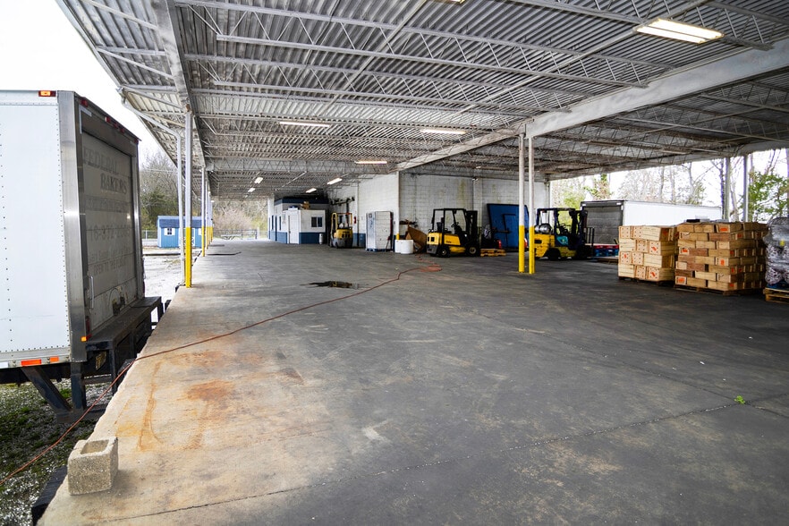 More Photos Of 344 Main Rd, Vineland Freestanding For Sale