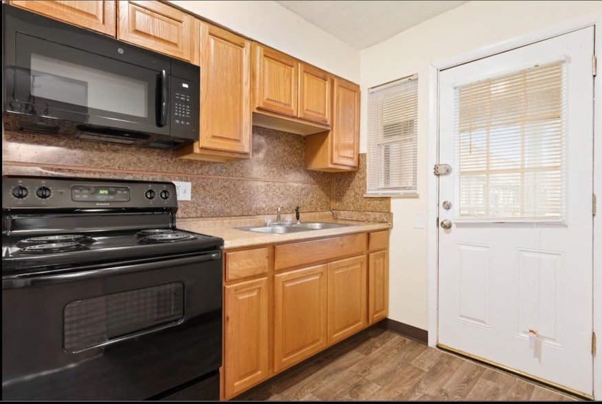 More Photos Of 2743-2767 Eakin Rd, Columbus Apartments For Sale