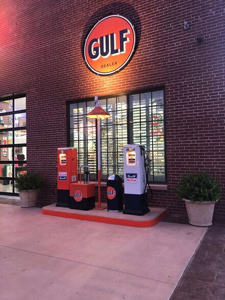 More Photos Of 10601 Commerce St, Summerville Auto Dealership For Sale