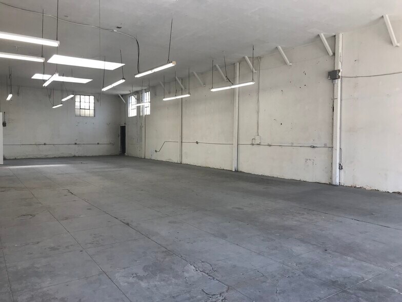 More Photos Of 1044 S La Brea Ave, Los Angeles Storefront Retail Office For Lease