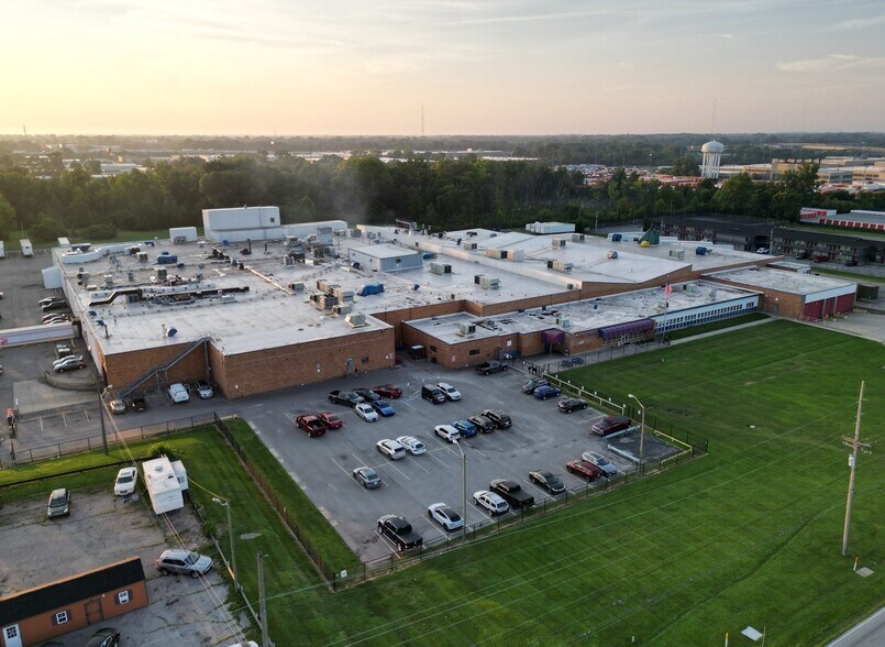More Photos Of 2929 N Shadeland Ave, Indianapolis Manufacturing For Sale