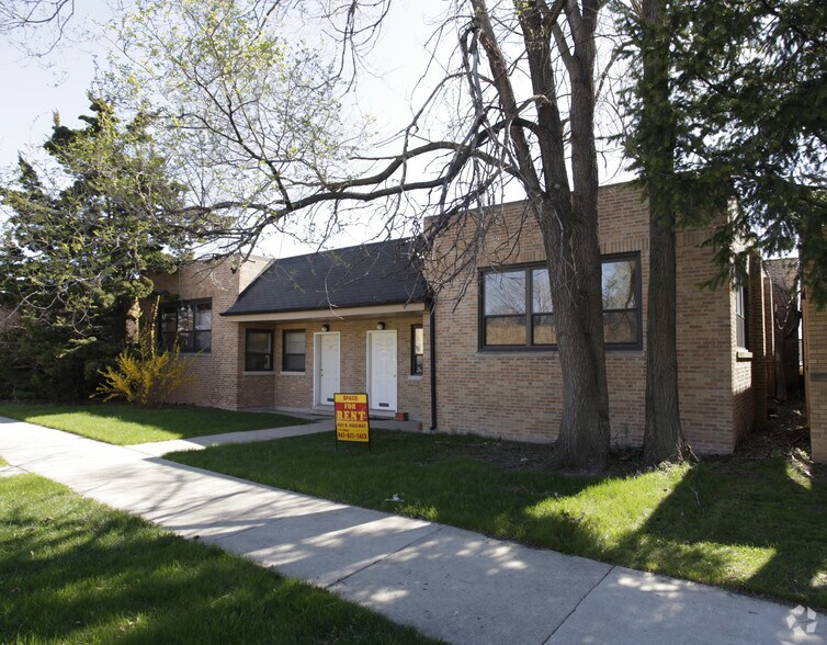 Primary Photo Of 8049-8051 Ridgeway Ave, Skokie Flex For Lease