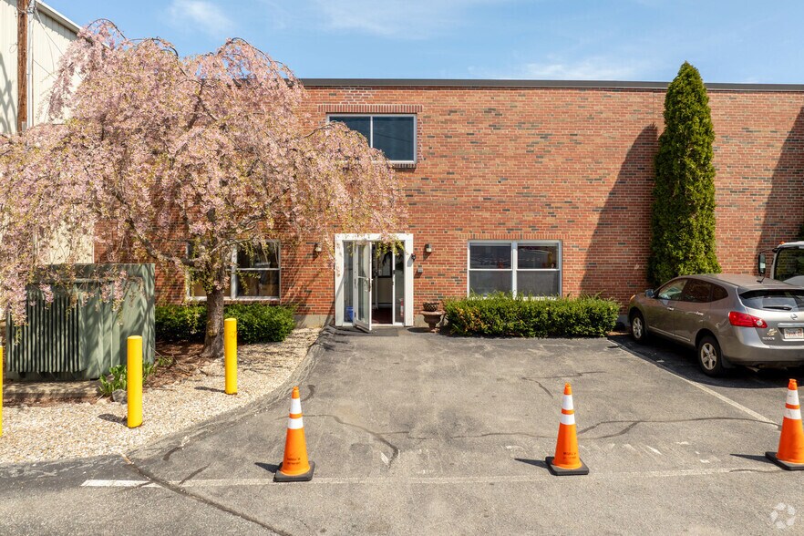 More Photos Of 111 Milk St, Westborough Warehouse For Lease