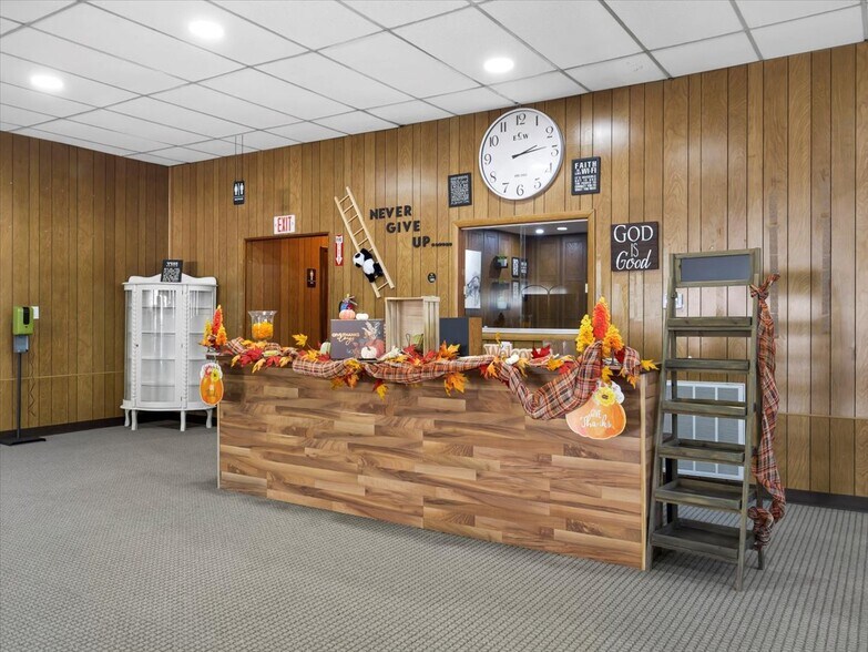 More Photos Of 128 W 3rd St, Waynesboro Freestanding For Sale