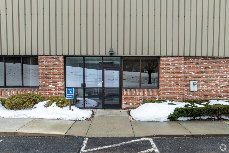 More Photos Of 299 Industrial Ln, Torrington Distribution For Lease