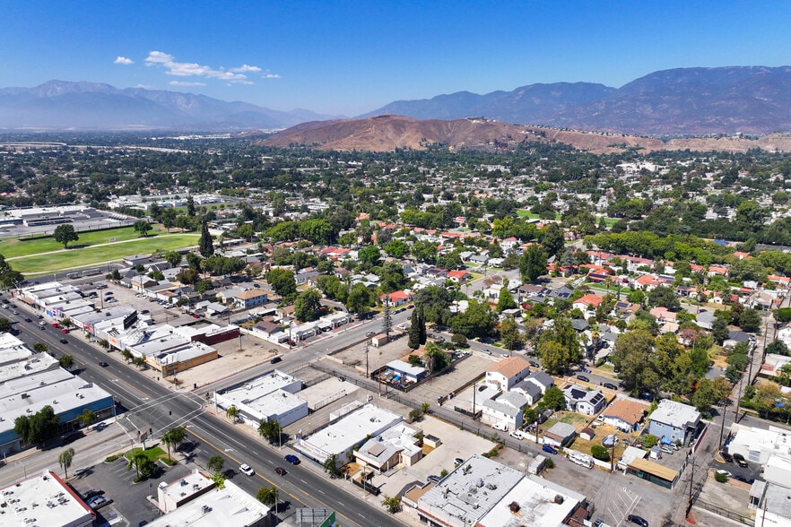 More Photos Of 352 W Highland Ave, San Bernardino Freestanding For Sale