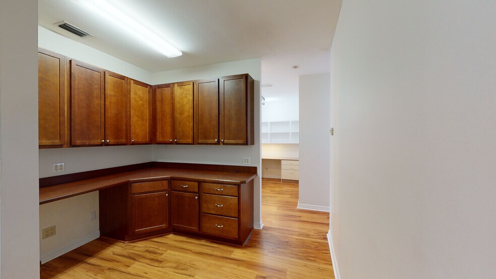 More Photos Of 2127 10th Ave, Vero Beach Office Residential For Sale