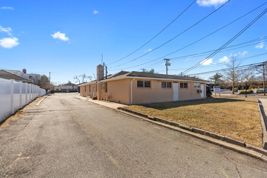 More Photos Of 421 Deer Park Ave, Babylon Medical For Sale