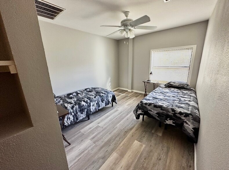 More Photos Of 5205 Hudson Bend Rd, Austin Light Manufacturing For Sale