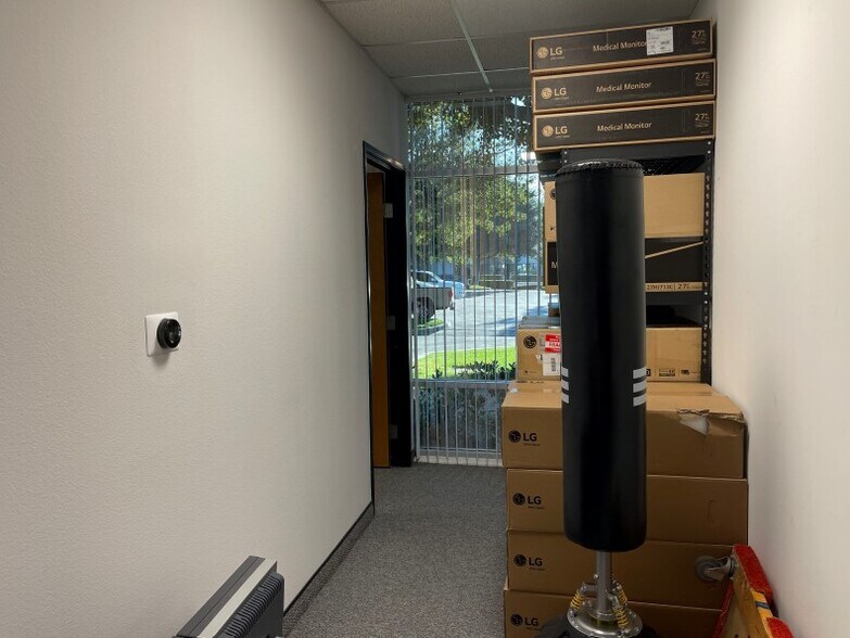 More Photos Of 192 Technology Dr, Irvine Light Distribution For Lease