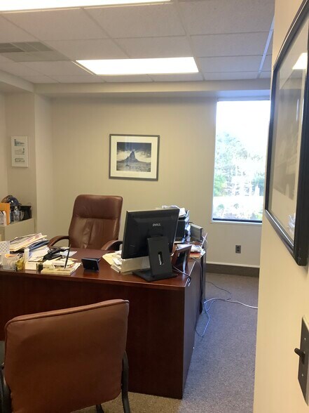 More Photos Of 20 Walnut St, Wellesley Office For Lease