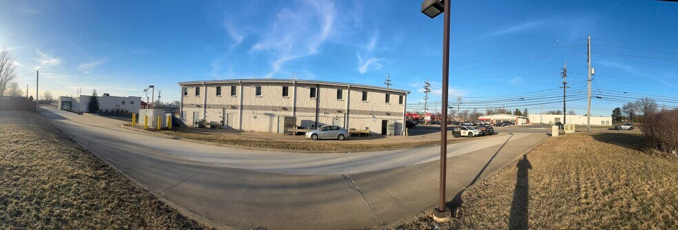 More Photos Of 13425 Snow Rd, Brook Park Freestanding For Lease