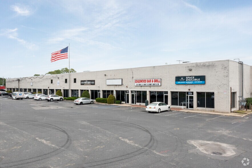 Primary Photo Of 511-523 Commack Rd, Deer Park Warehouse For Lease