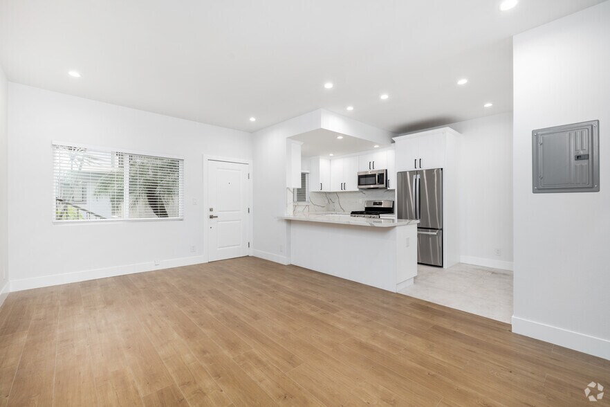 More Photos Of 6337 Primrose Ave, Los Angeles Apartments For Sale