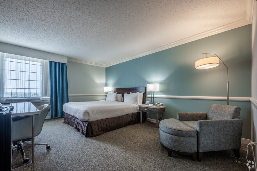 More Photos Of 164 Fort Couch Rd, Pittsburgh Hotel For Sale