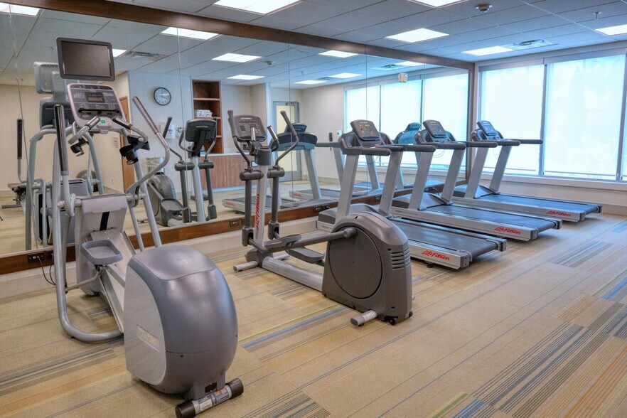 More Photos Of 10520 Huffmeister Rd, Houston Hotel For Sale
