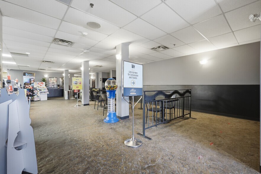 More Photos Of 9 Beju Industrial Dr, Sylvan Lake General Retail For Sale