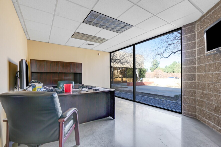 More Photos Of 2075 Knoll Dr, Ventura Manufacturing For Lease