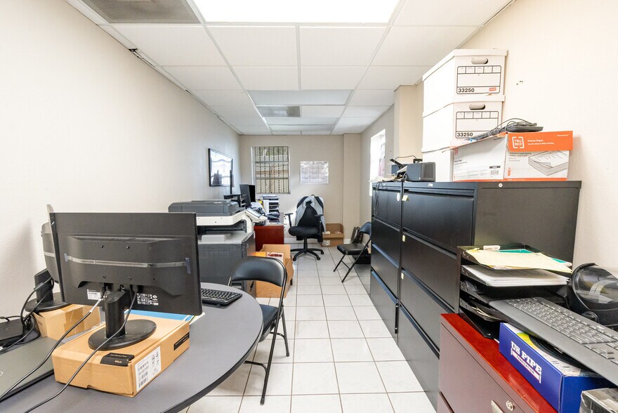 More Photos Of 204 5th St, Orlando Industrial For Sale