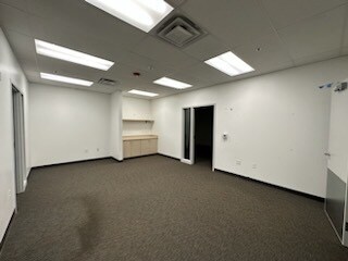 More Photos Of 4401 E Hefner Rd, Oklahoma City Distribution For Sale