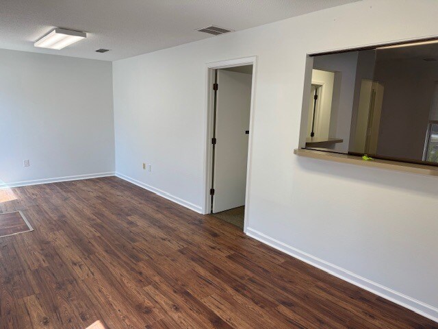 More Photos Of 1013 Marwalt Dr, Fort Walton Beach Medical For Sale