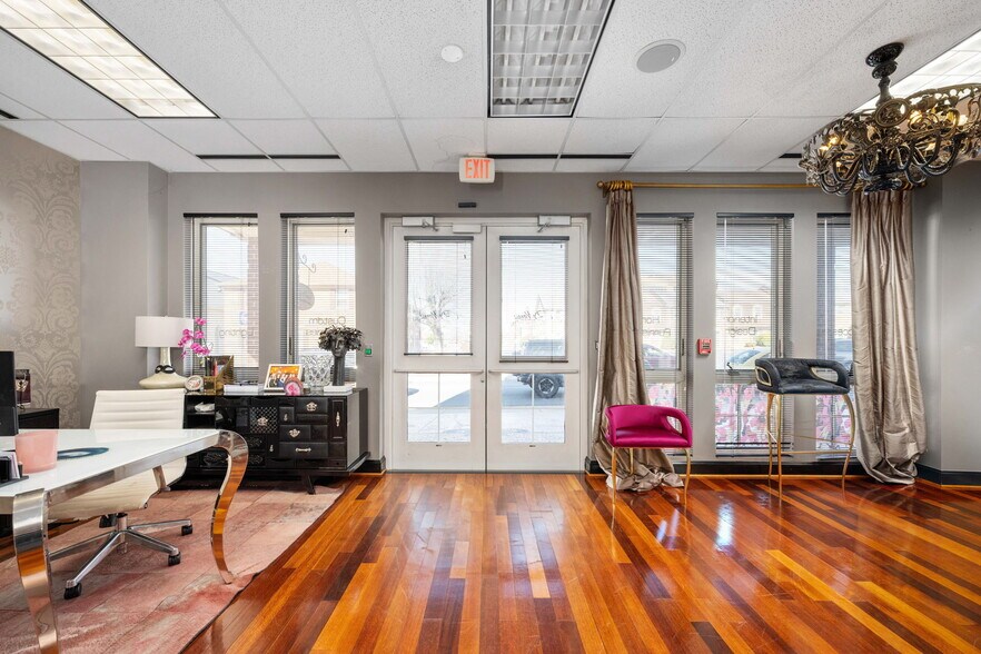 More Photos Of 9255 Center St, Manassas Medical For Lease