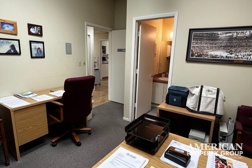 More Photos Of 3920 Bee Ridge Rd, Sarasota Medical For Sale