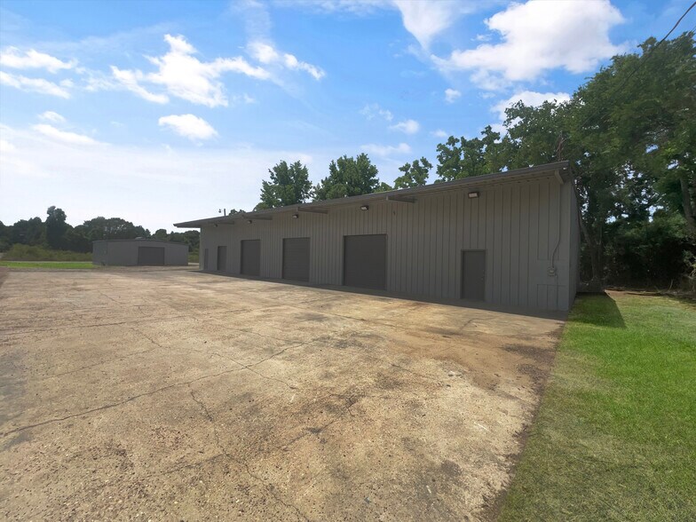 More Photos Of 3220 Money Rd, Montgomery Distribution For Lease