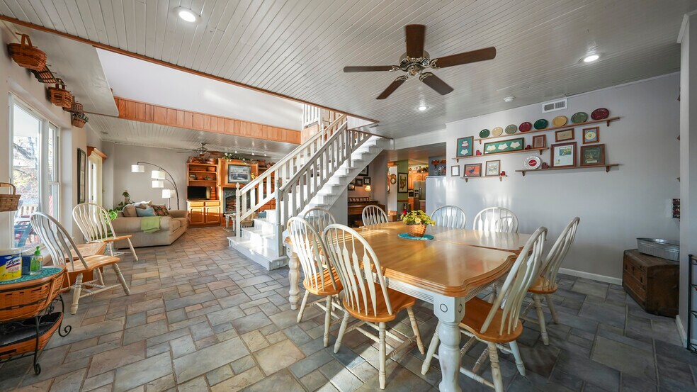 More Photos Of 1117 Dogwood Rd, Lake Ozark Multifamily For Sale
