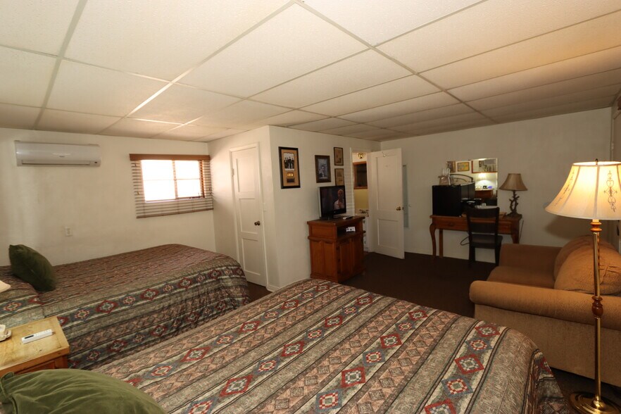 More Photos Of 410 Fremont St, Tombstone Hotel For Sale