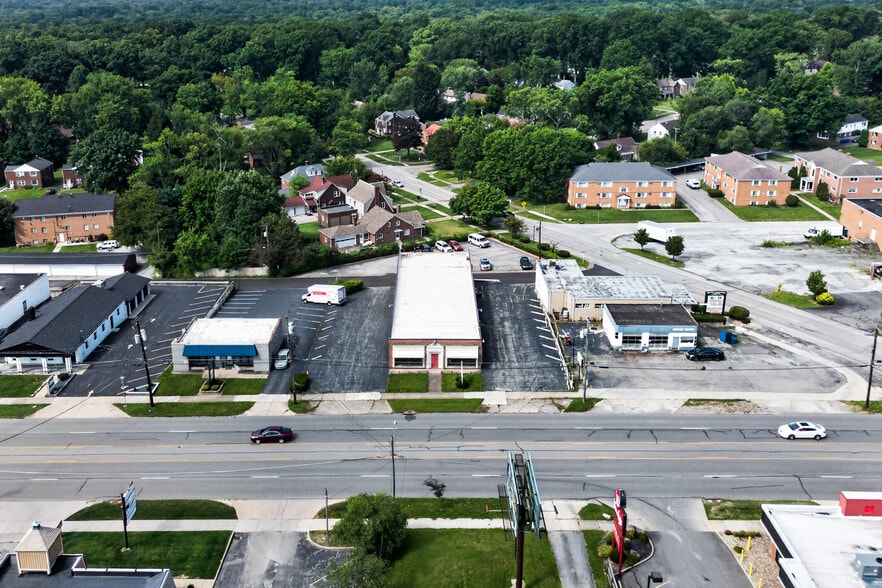 More Photos Of 4120 Market St, Youngstown Freestanding For Sale
