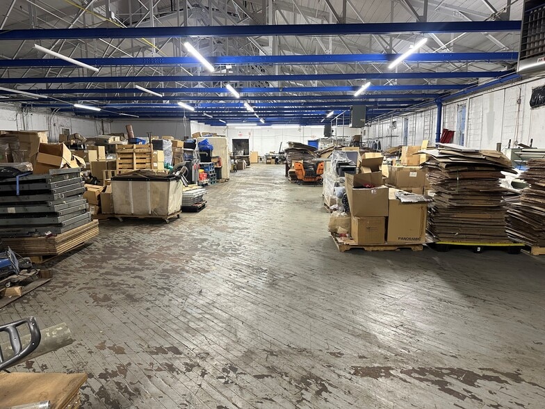 More Photos Of 85 Wagaraw Rd, Hawthorne Manufacturing For Lease