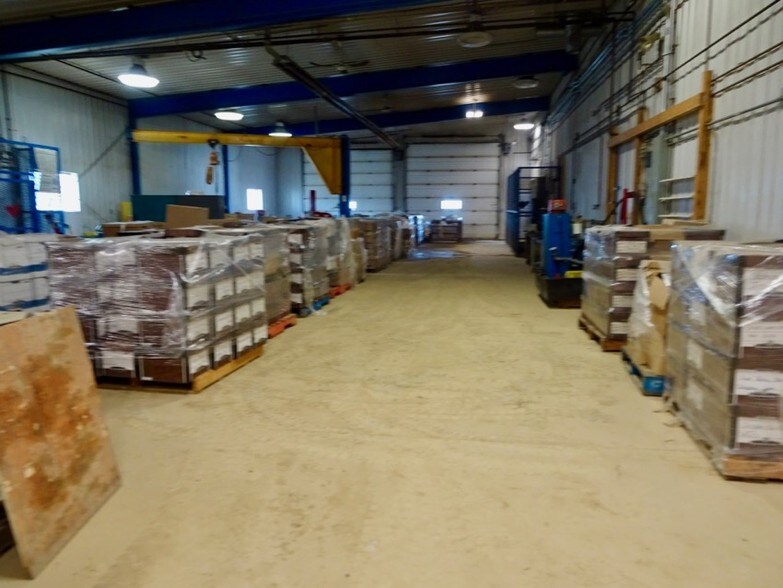 More Photos Of 4604 62nd Ave, Lloydminster Warehouse For Lease