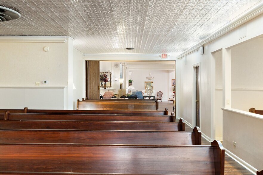 More Photos Of 503 Talbot St, Taylor Funeral Home For Sale