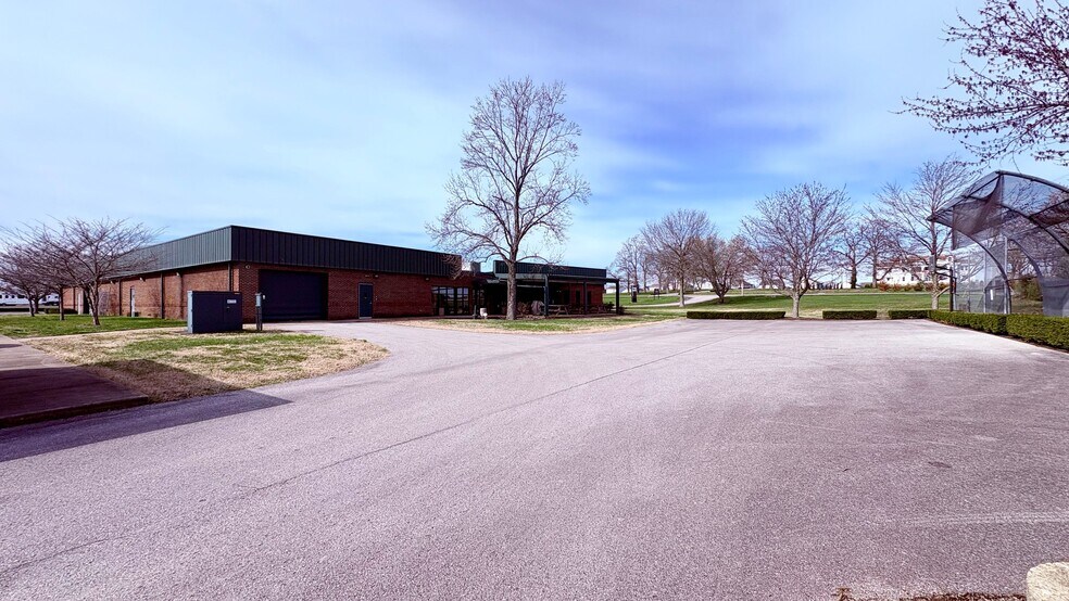 More Photos Of 1014 S Main St, Nicholasville Office For Sale