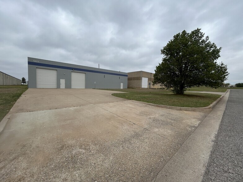 More Photos Of 5611 SW 38th St, Oklahoma City Warehouse For Sale