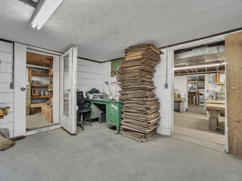 More Photos Of 4018 12th St NW, Canton Light Manufacturing For Sale