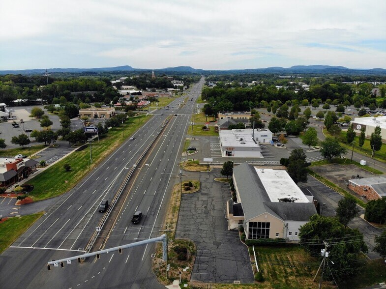 More Photos Of 3203 Berlin Tpke, Newington General Retail For Sale
