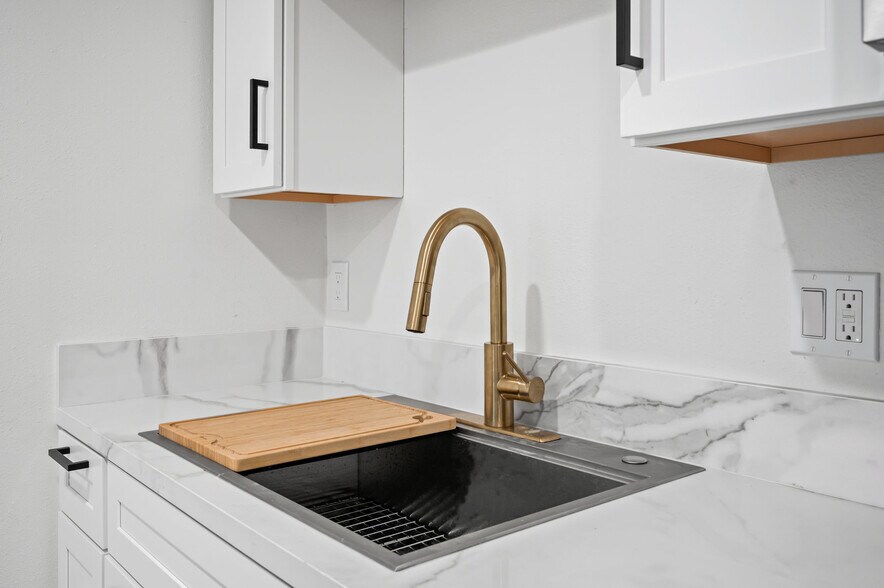 More Photos Of 329 N Pico Ave, Fallbrook Apartments For Sale